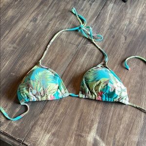 Billabong bikini top